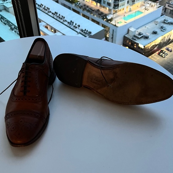 Allen Edmond Strand Cap Toe Oxford in Walnut Brown - Picture 4 of 4